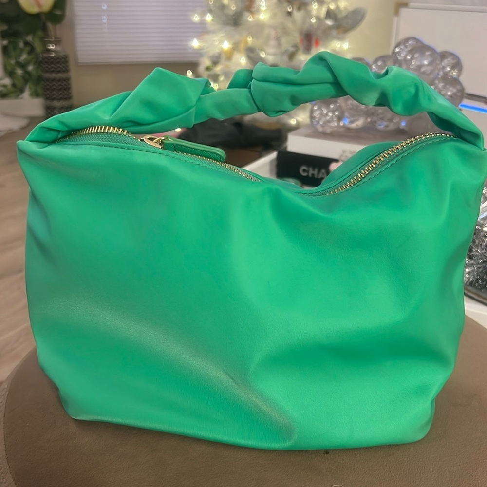 Stoney Clover Lane Avocado 🥑 scrunch bag